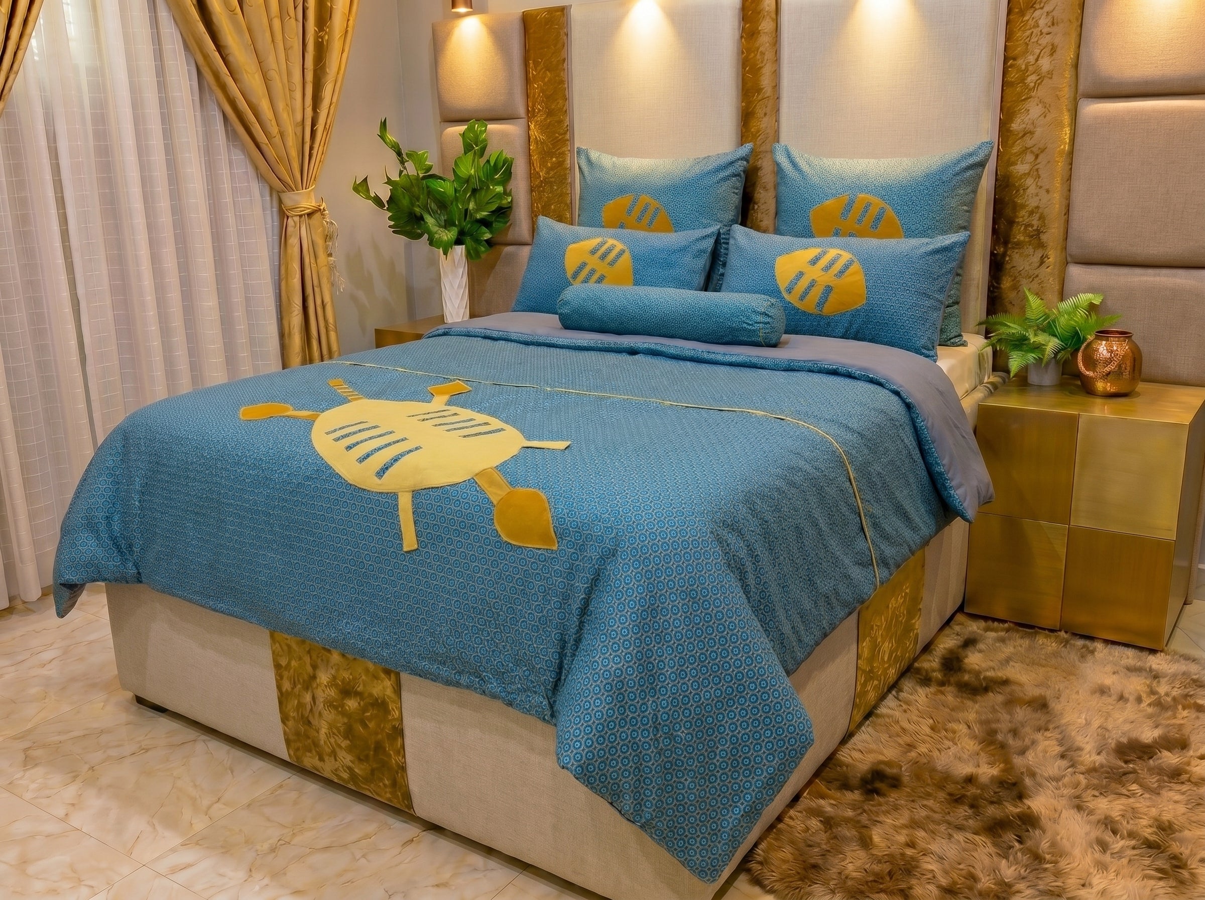 Traditional Bedding Set
