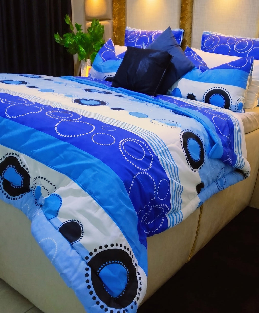 Blue & White Circle Print Bedding Comforter Set