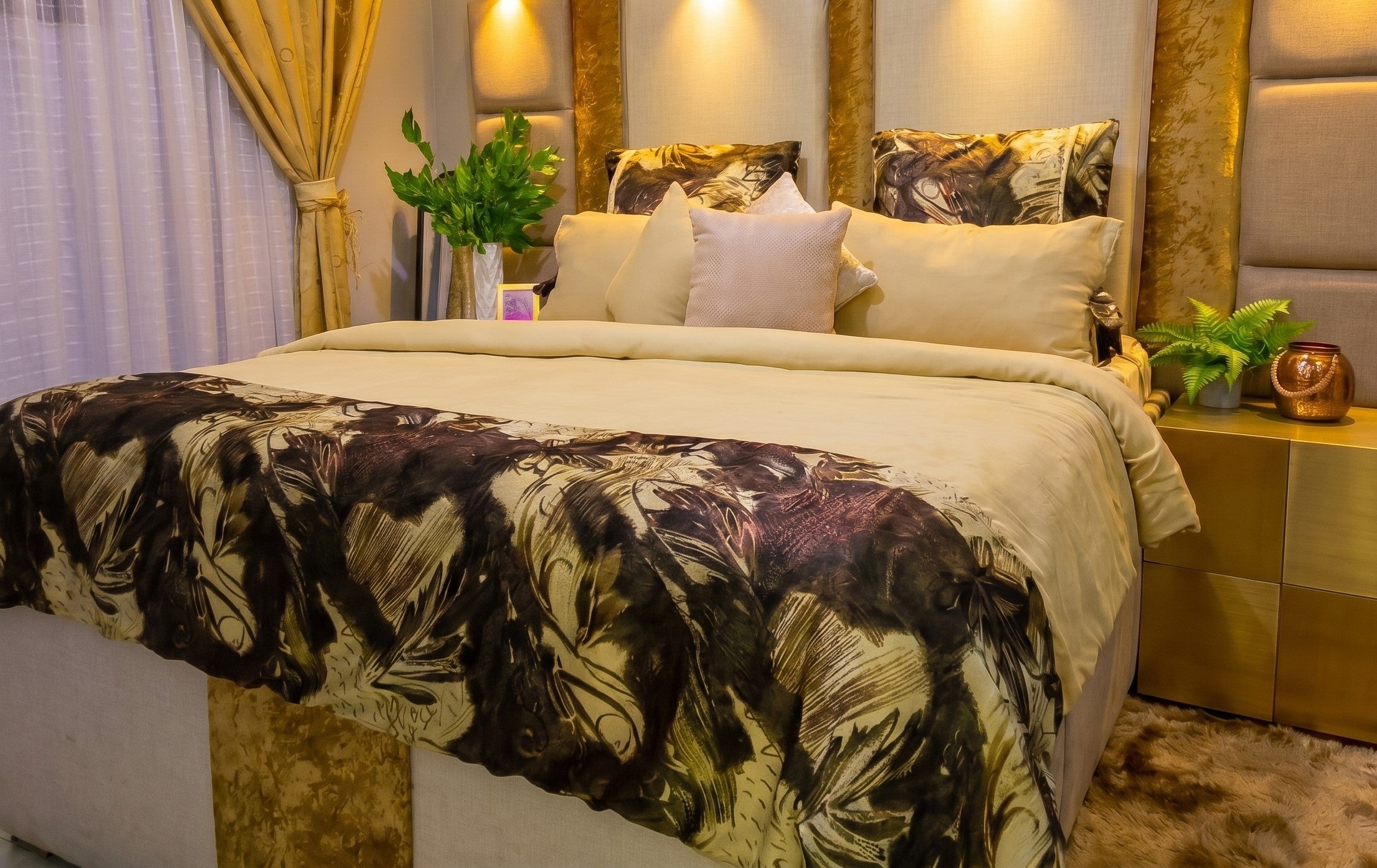 Luxury Cream & Brown Floral Bedding Comforter Set