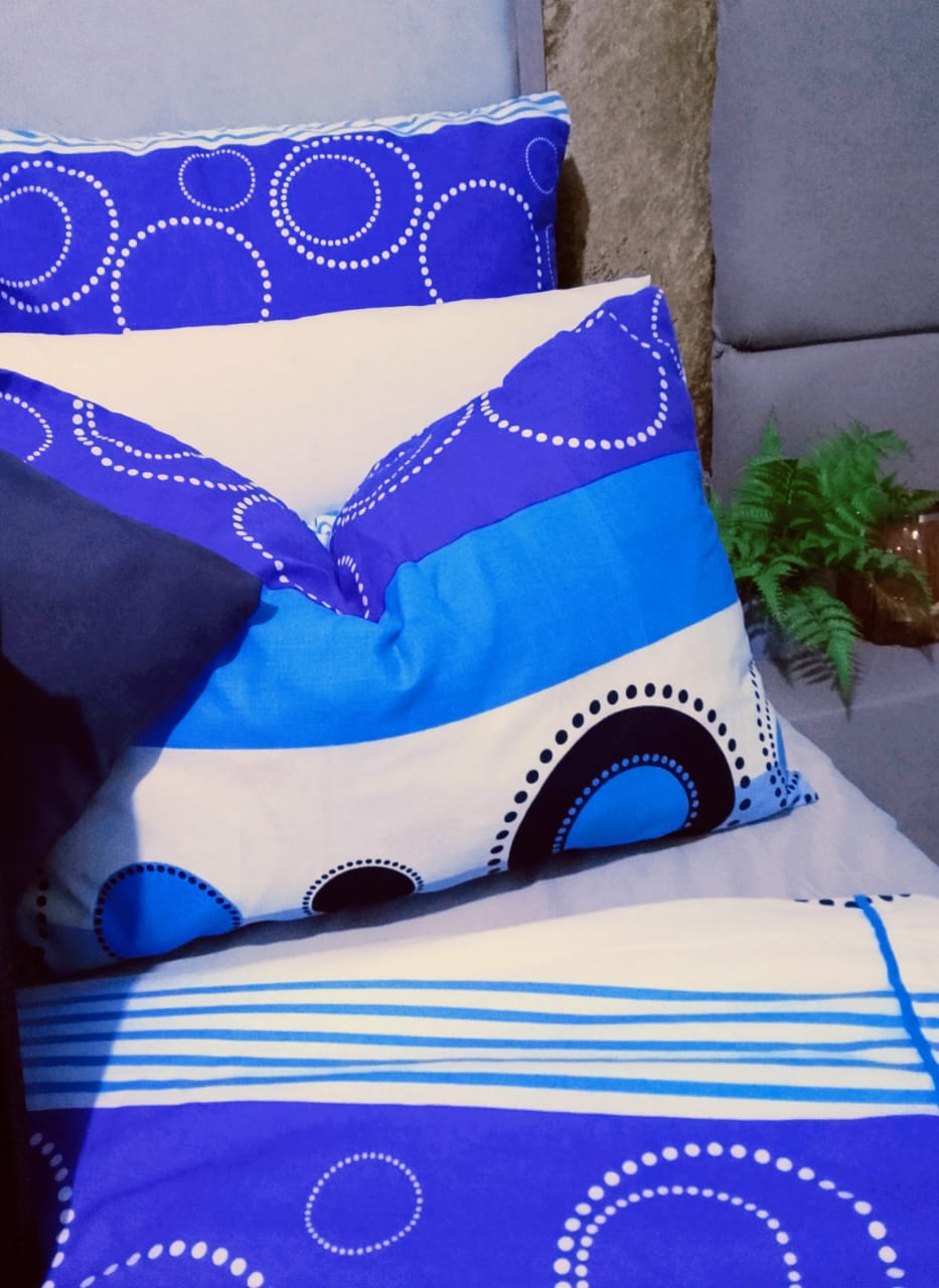 Blue & White Circle Print Bedding Comforter Set